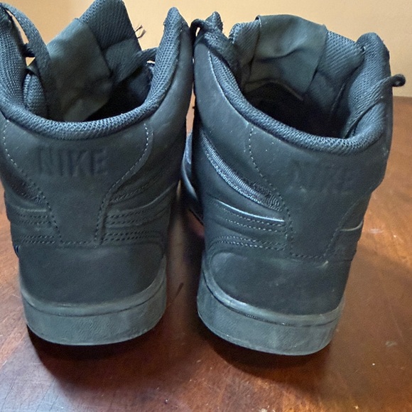 Nike Men's Black High-Top Sneakers - Picture 4 of 9